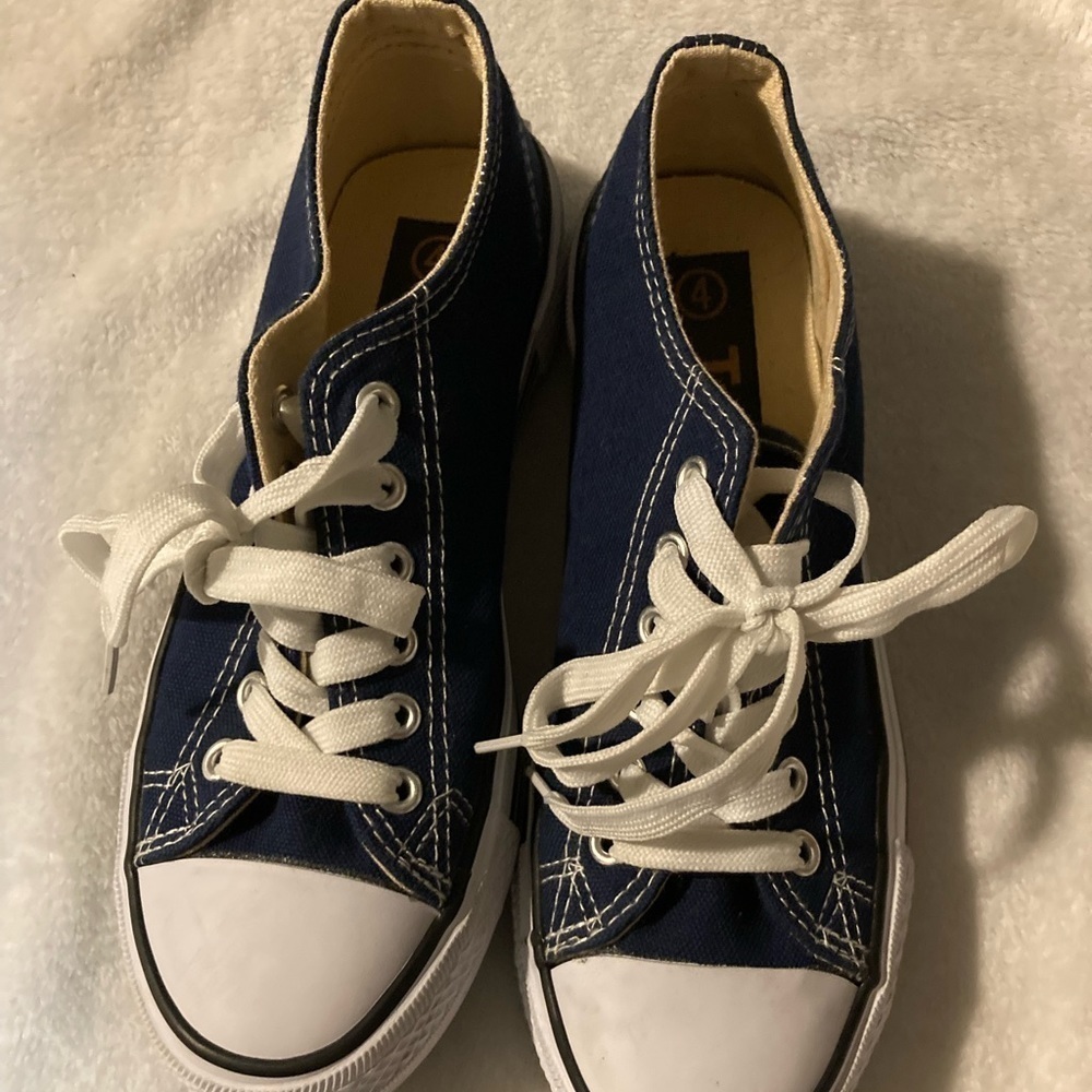 Tan’s by Tansmith leather shoes navy blue size 4